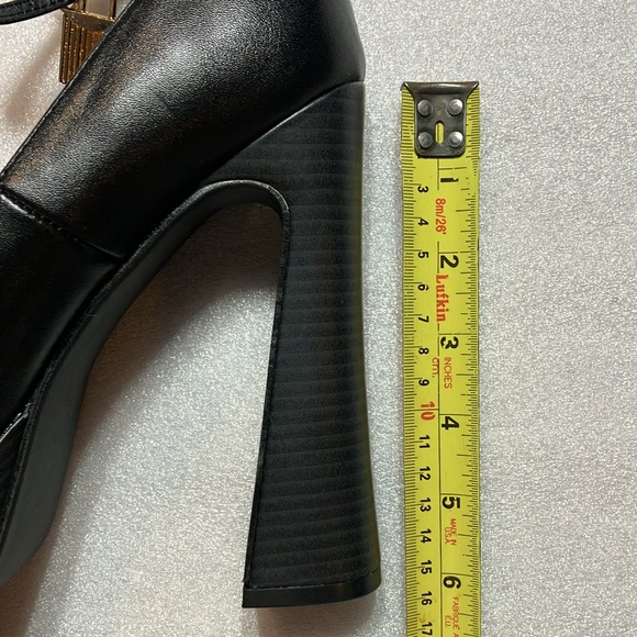 Black platform peep toe open toe heels with ankle strap and locket. Size 10. - Picture 8 of 9